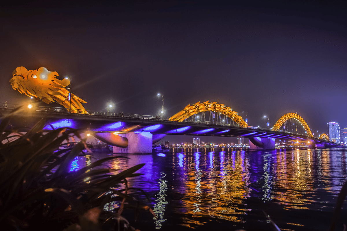 Dragon Bridge fire breathing show Saturday Sunday 9PM Da Nang